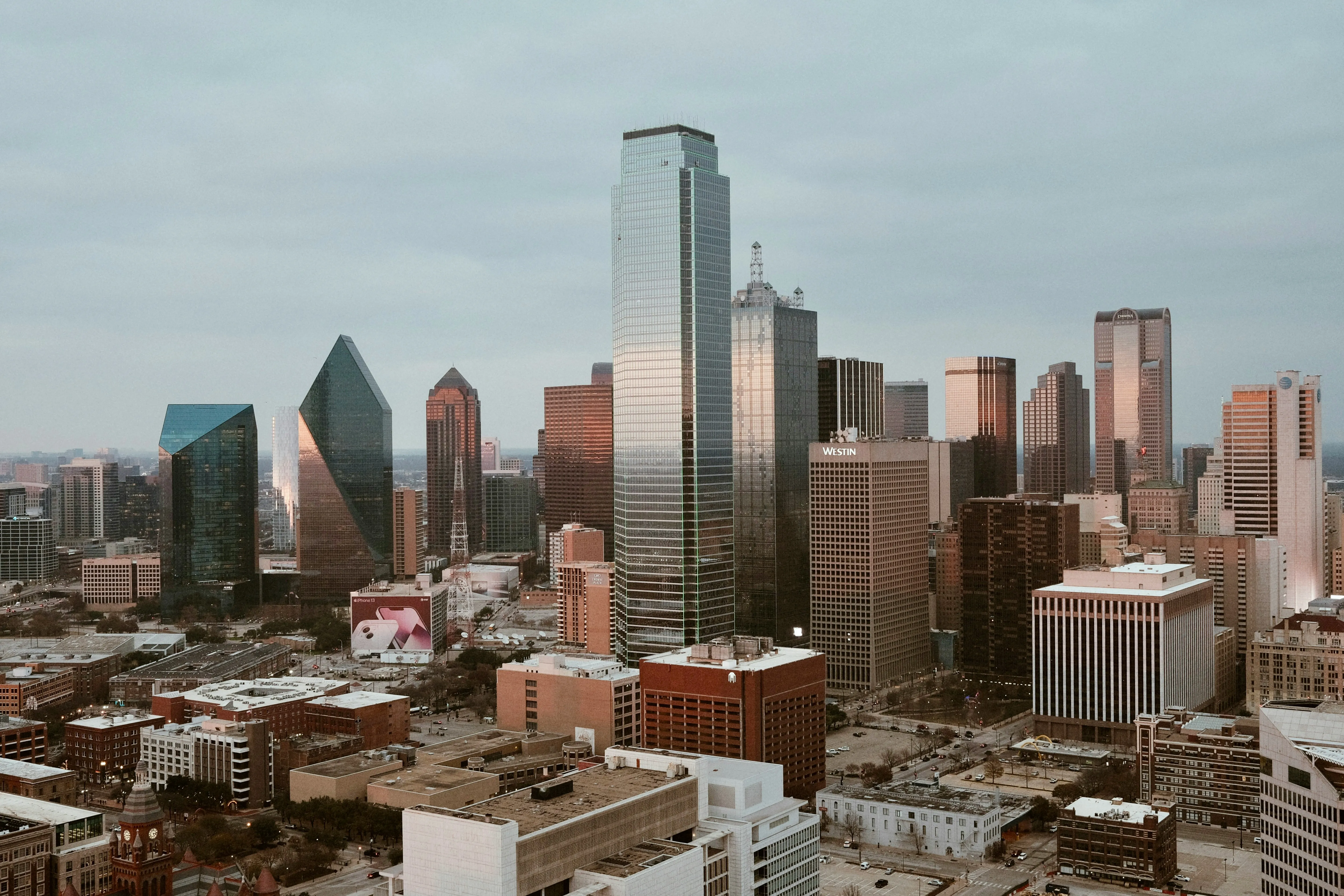 City skyline of Dallas–Fort Worth at dusk.